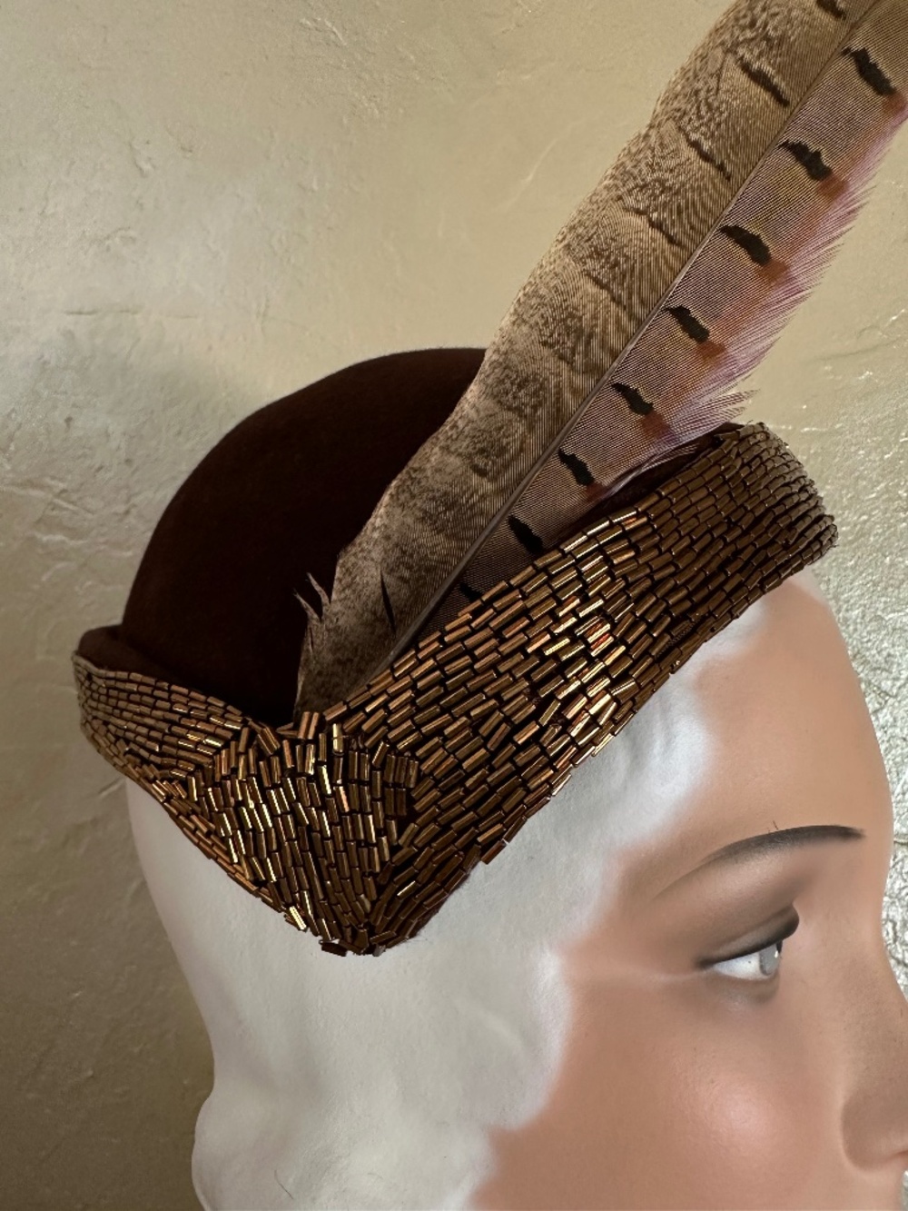 IRRESISTIBLE 1950s' BROWN COCKTAIL HAT + IRIDESCENT BEADS & FEATHER
